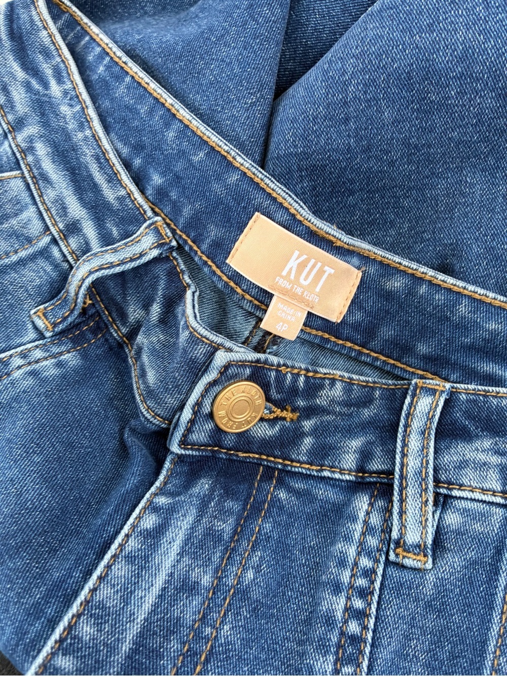 🌺Like new retails $109 Kut from the cloth High-Rise Ashton barrel jeans🌺 - Picture 6 of 8